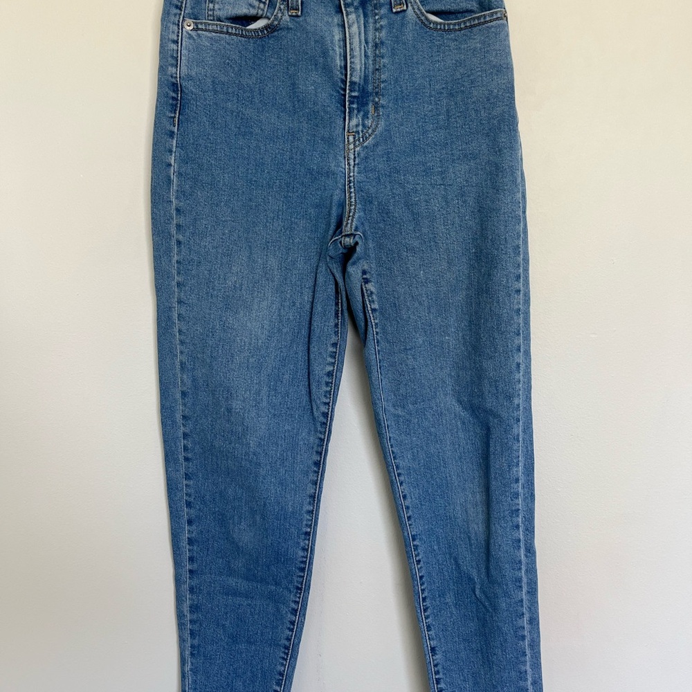 Levi's High Rise Blue Jeans - Picture 4 of 9